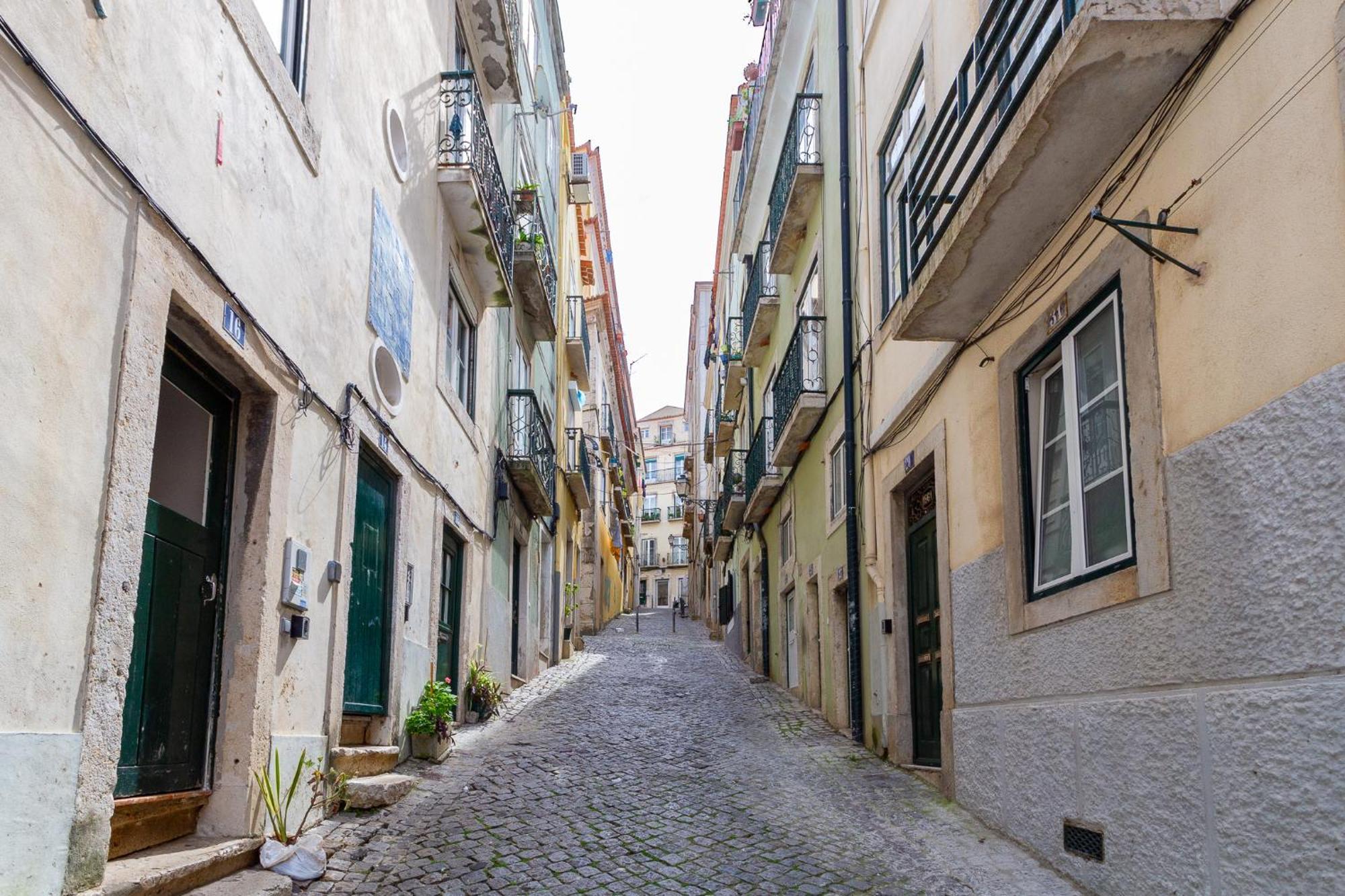 Camoes Lounge Apartment W/Courtyard Lisbon Luaran gambar